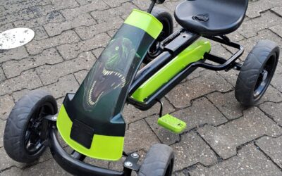Ein Dino Gokart zum Geburtstag